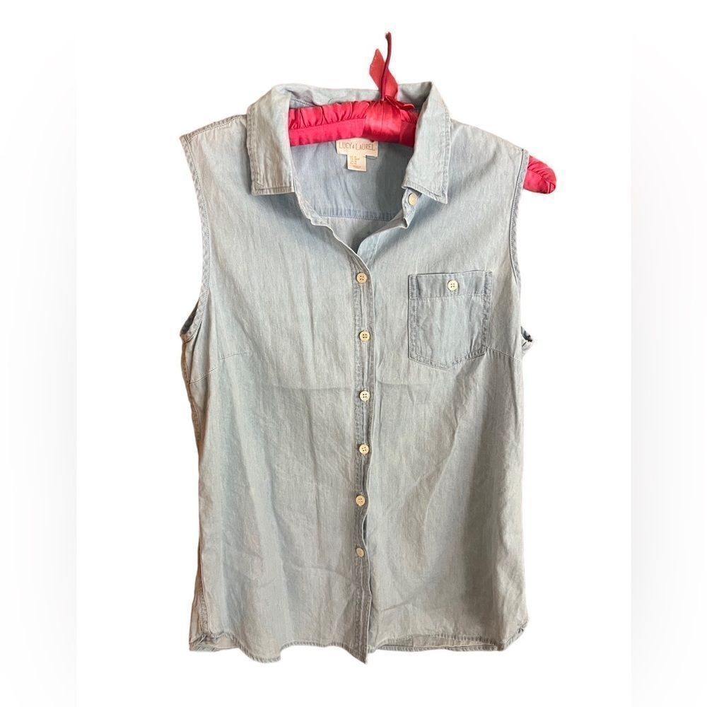 Lucy & Laurel light wash chambray button front tank women’s size medium